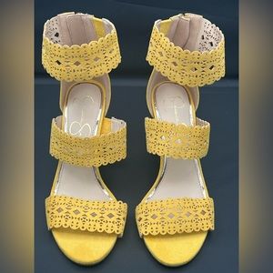 Gorgeous yellow Sandals